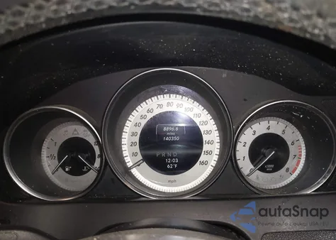 2013 Mercedes-Benz C 250 Luxury/Sport z USA, uszkodzony, nr VIN WDDGF4HB1DR279038